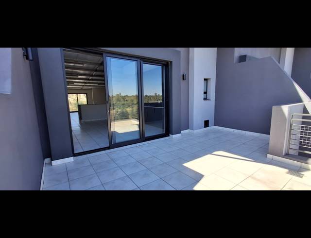 170M² BUILDING FOR SALE IN MOREHILL